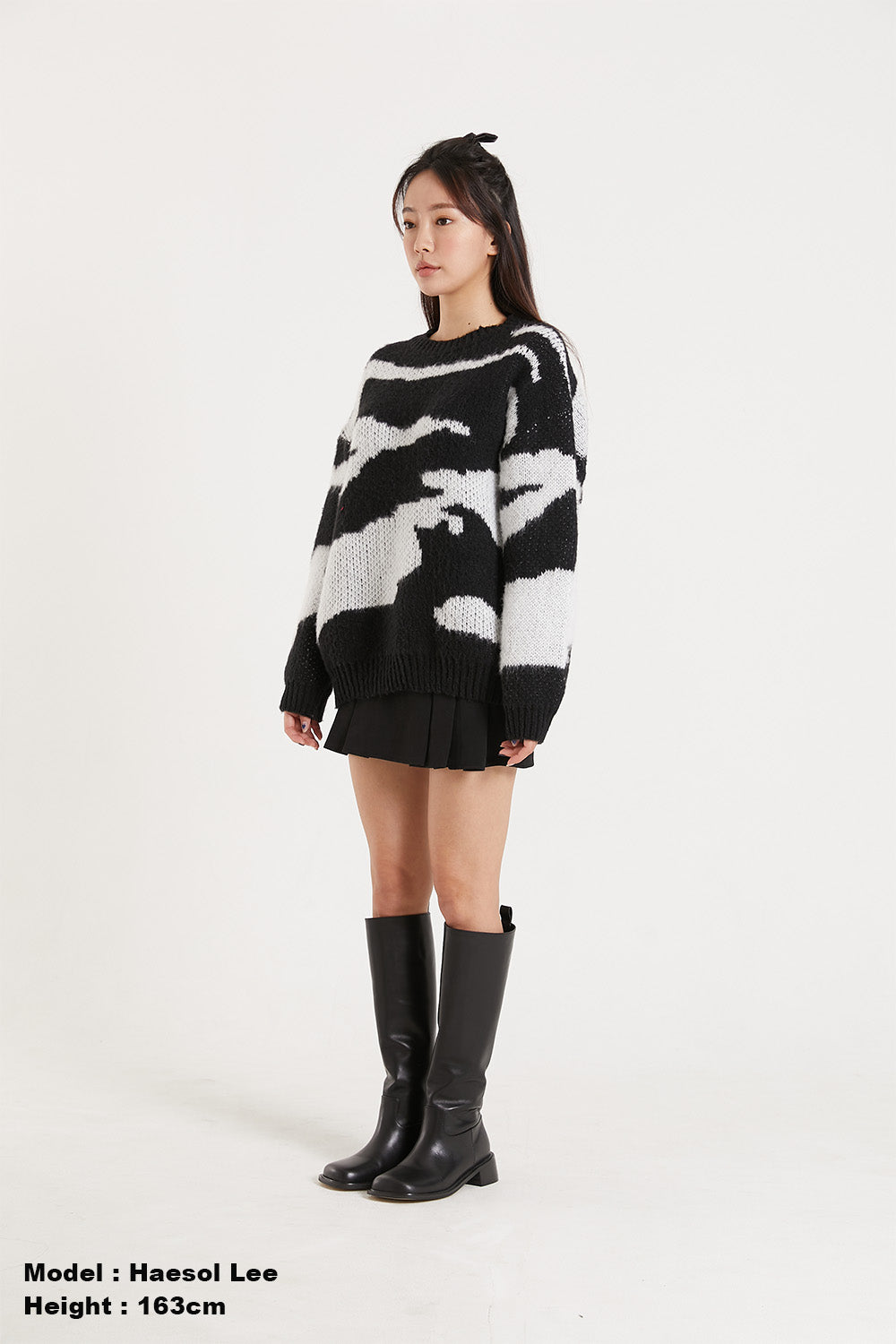zebra-patterned soft knit (ゼブラ柄ソフトニット)